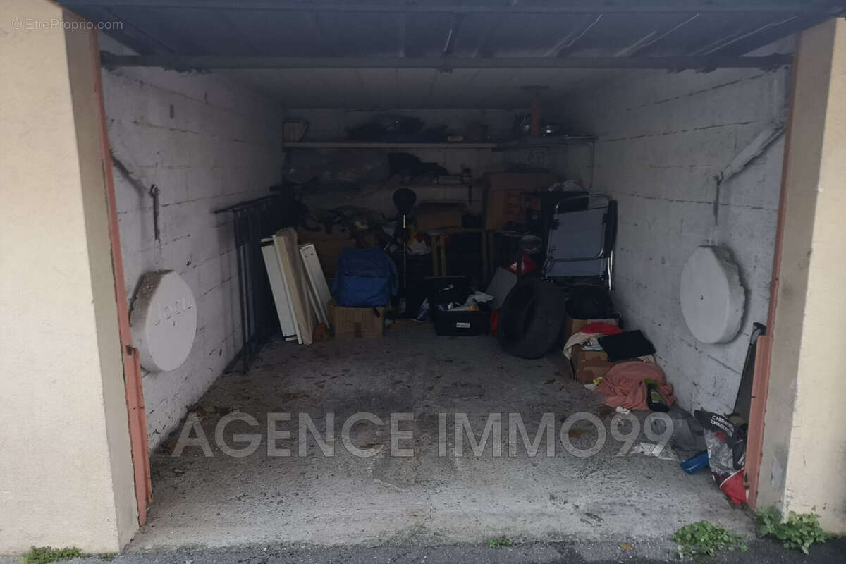 Parking à MANDELIEU-LA-NAPOULE