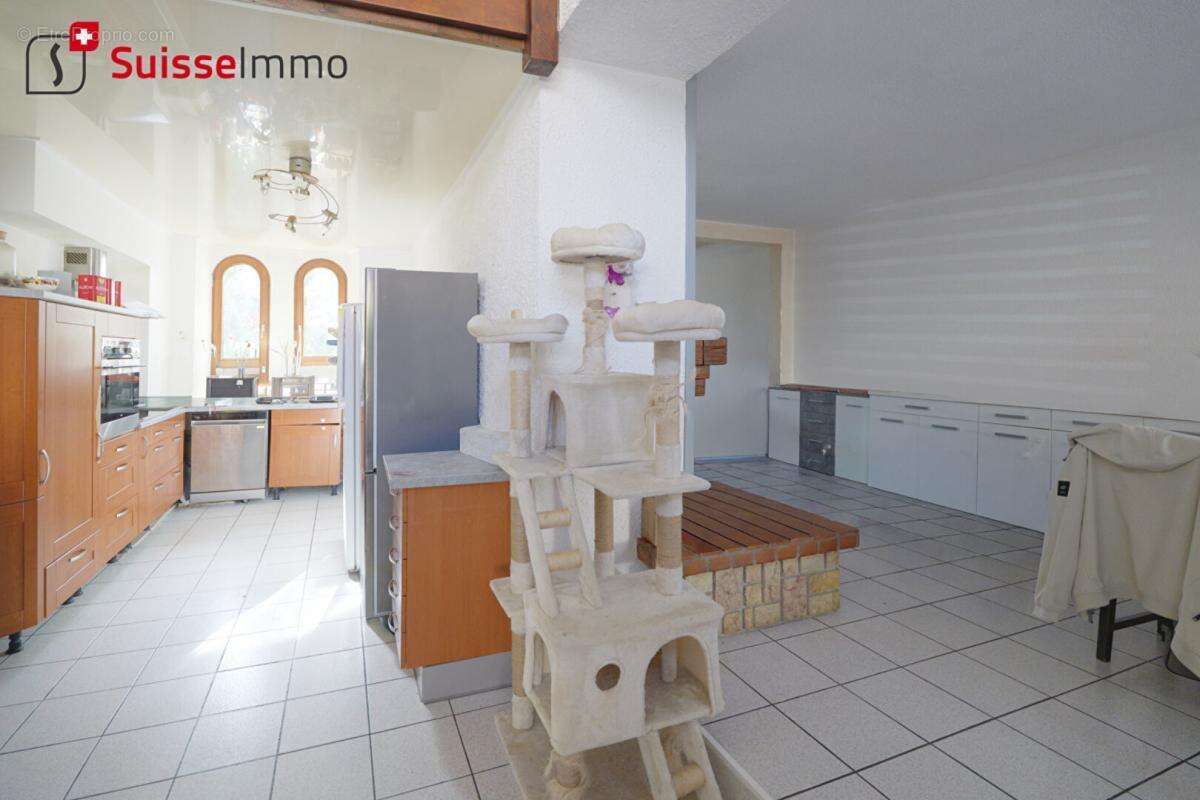 Murs  + appartement T5 (+ possibilité fonds restaurant + Licence 4) - photo 18