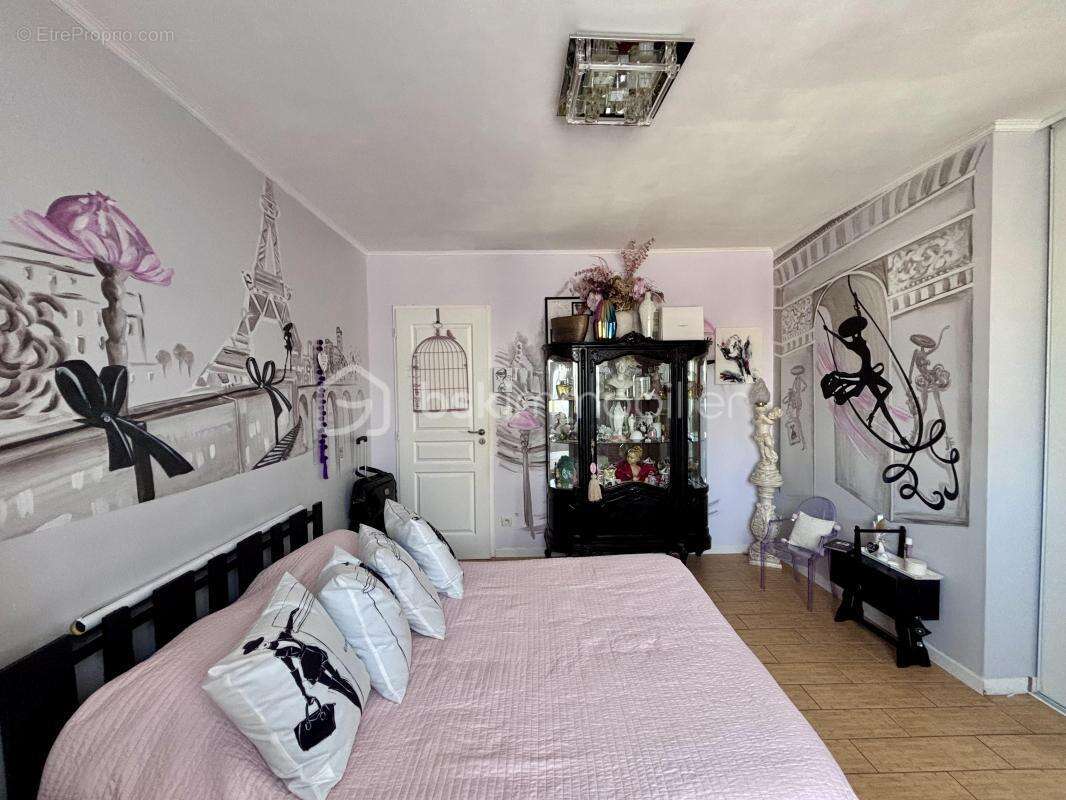 Agde – Maison T7 -  Plain-Pied - avec Piscine, Jacuzzi et garage - photo 17