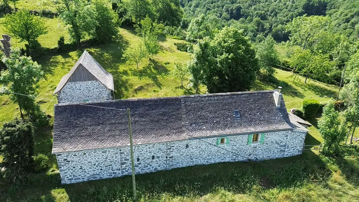 Maison,dépendance,grange sur les hauteurs de Moulis 09200 - photo 3