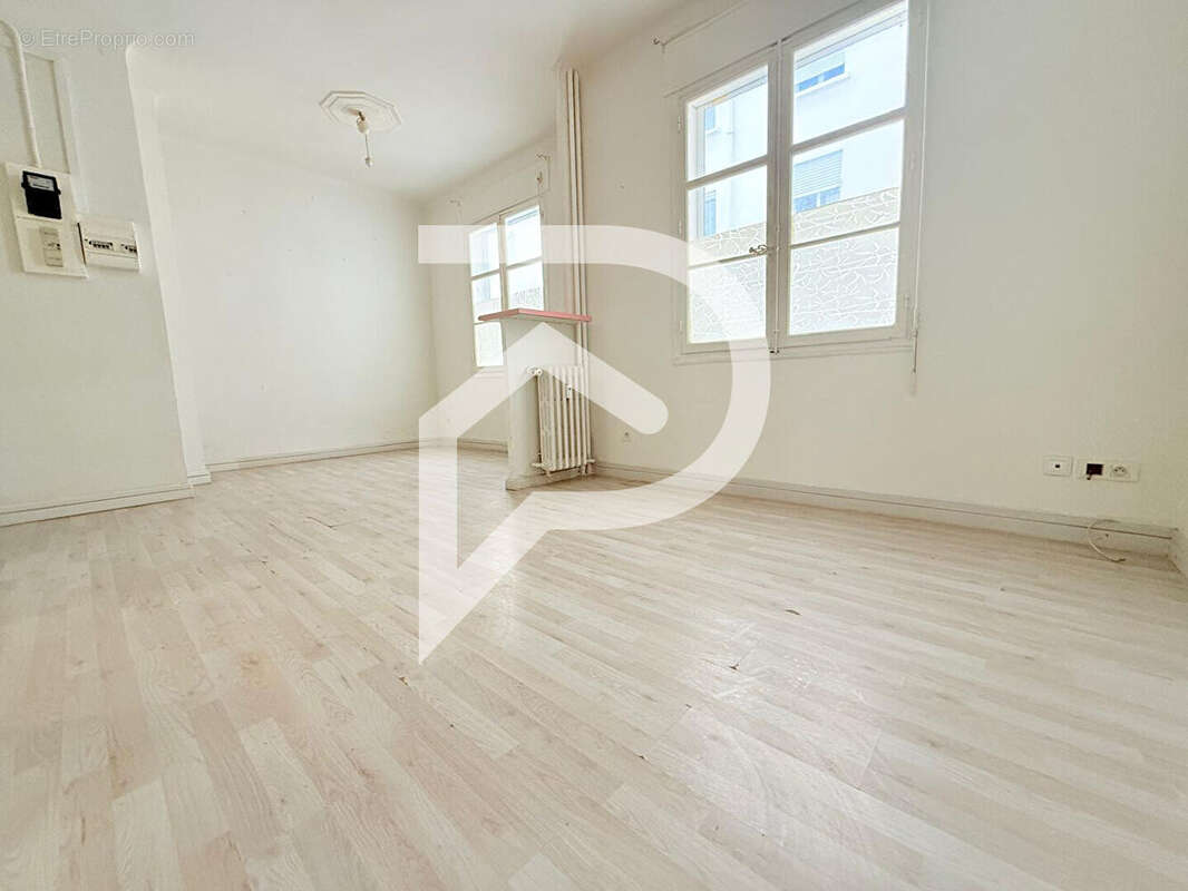Appartement à MARSEILLE-7E