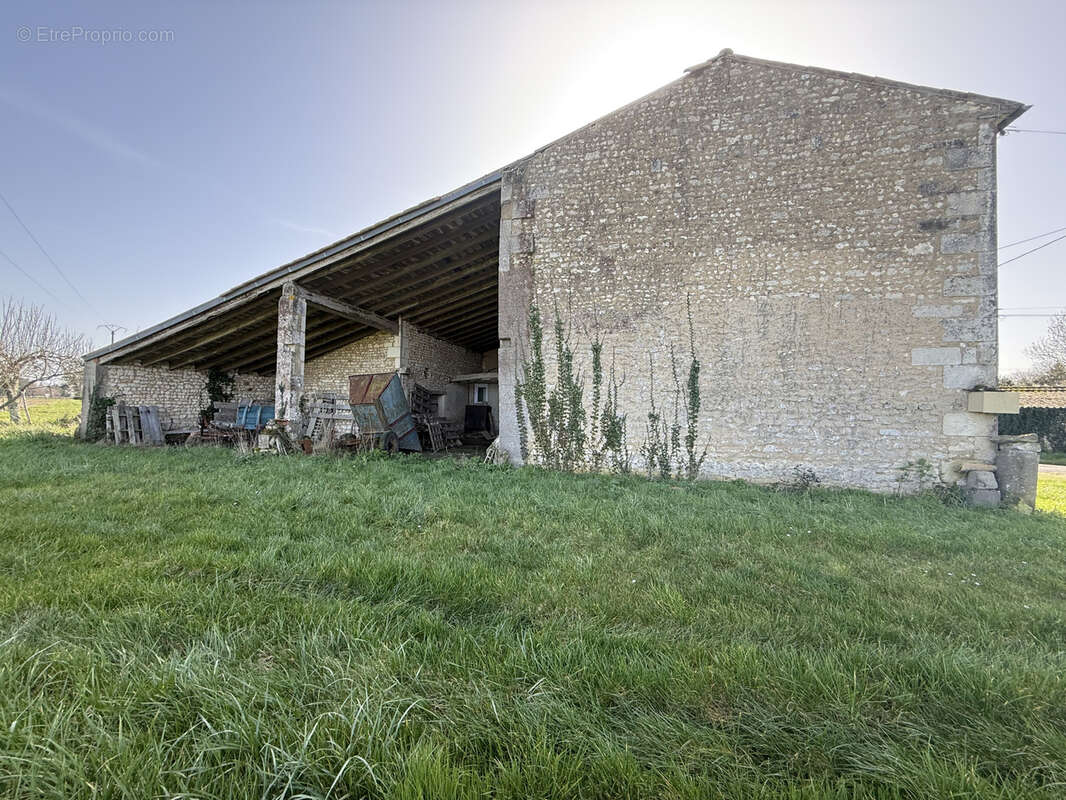 Maison à CHENAC-SAINT-SEURIN-D'UZET