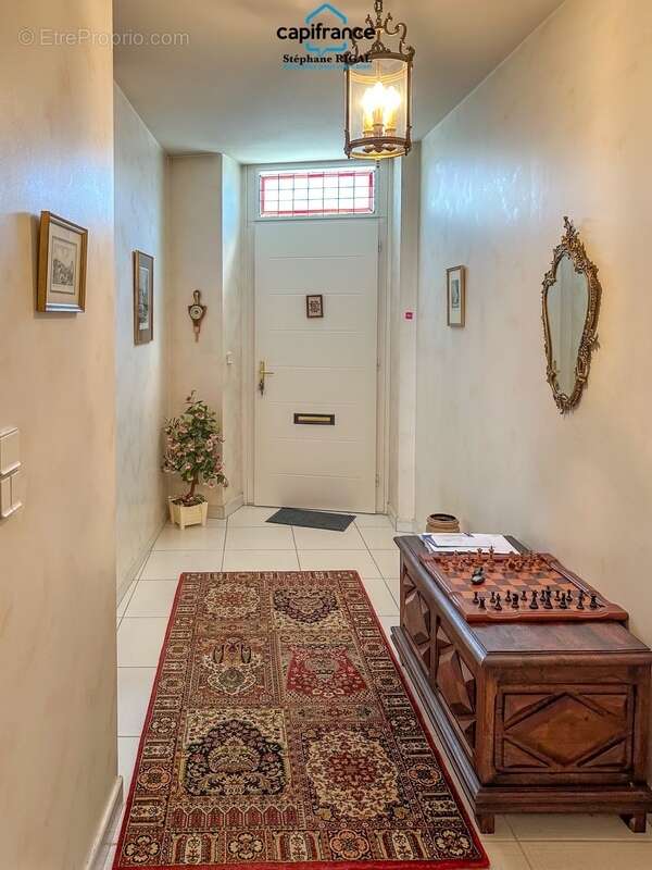 Maison à vendre 6 pièces  de 165m2 habitables sur terrain de 770m2 avec piscine et garage - photo 4