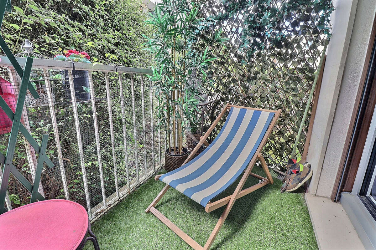 Appartement à LE MESNIL-LE-ROI