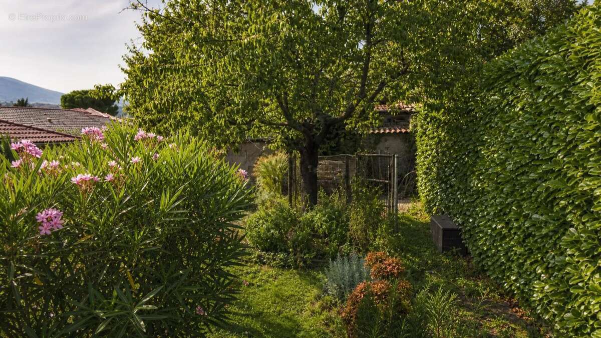SAINT-CLAIR-DU-RHÔNE – Grande maison familiale de 165 m2 - photo 26