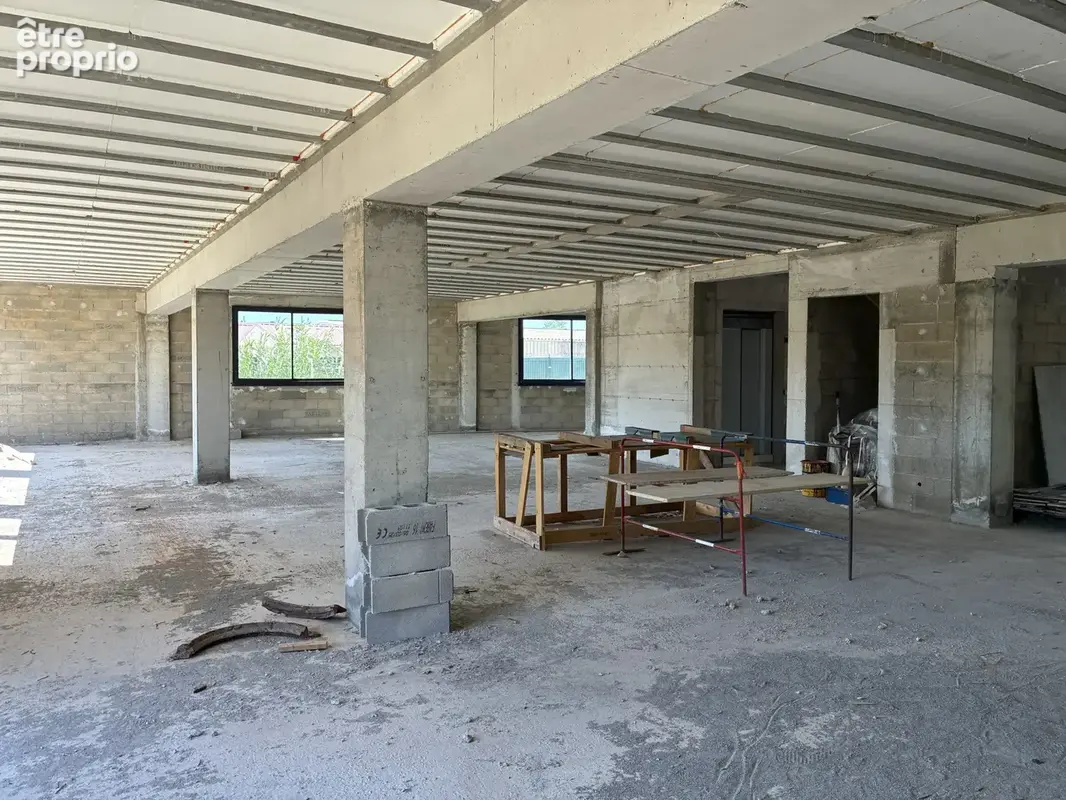 Locaux commerciaux a vendre - 383 m2 - photo 3