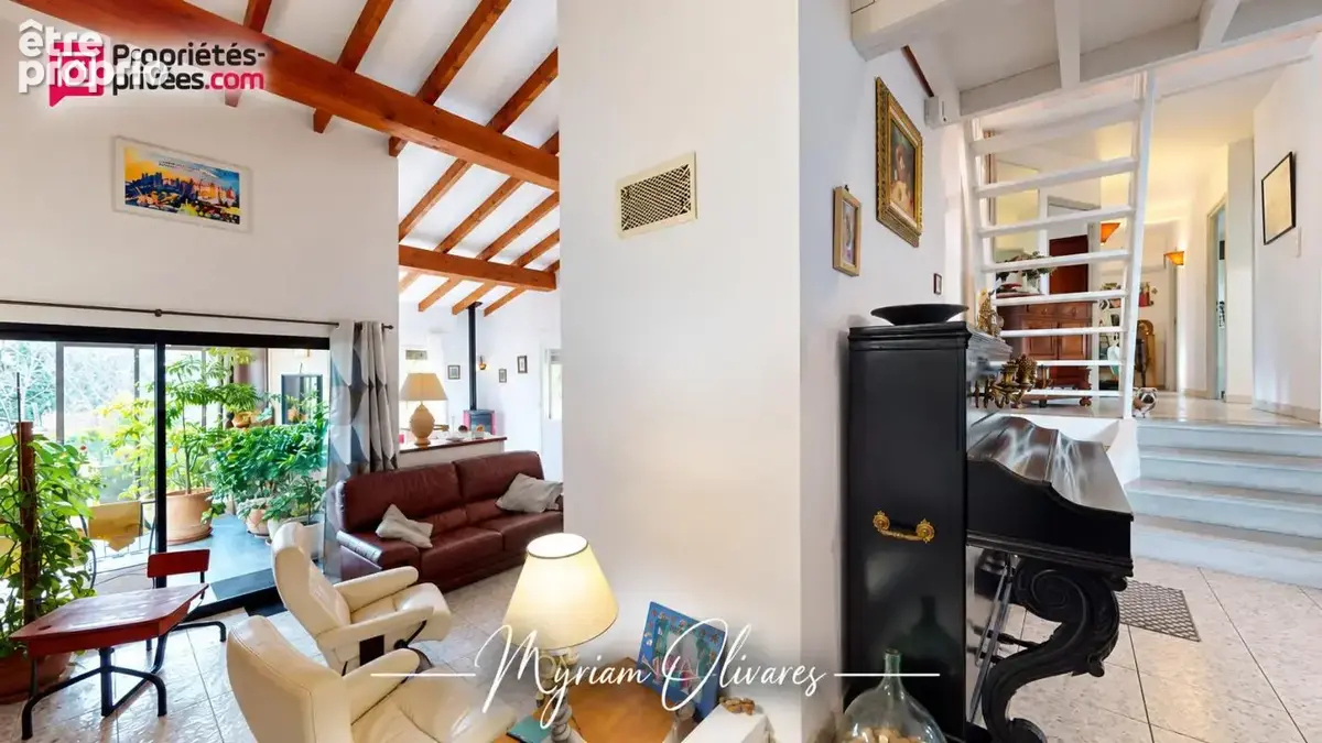 En exclusivite - maison d'architecte - 3 chambres - piscine 11x4.5 - 2 garages - terrain 2300m² - photo 9
