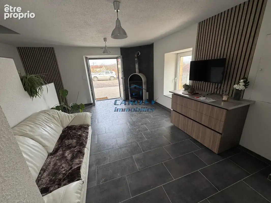 Maison entièrement rénovée de 100 m2 sur un terrain de 415 m2 sur la commune de HAUTEVELLE - photo 2