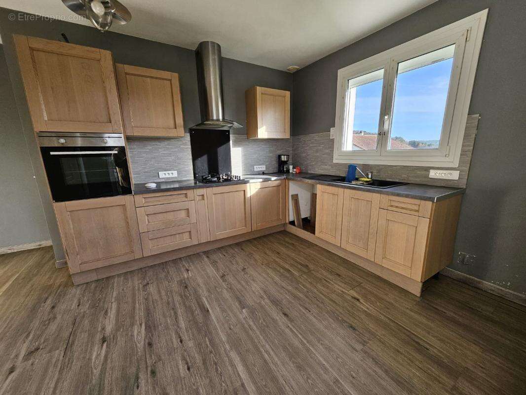 Maison à NOTRE-DAME-DE-SANILHAC