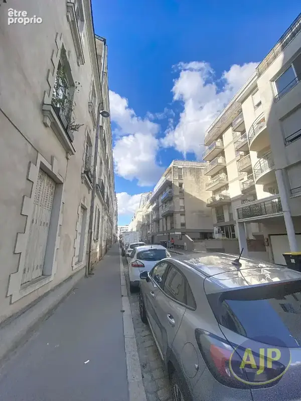 Rareté Dobrée/Sanitat : Esprit petite maison en Hyper Centre - photo 2