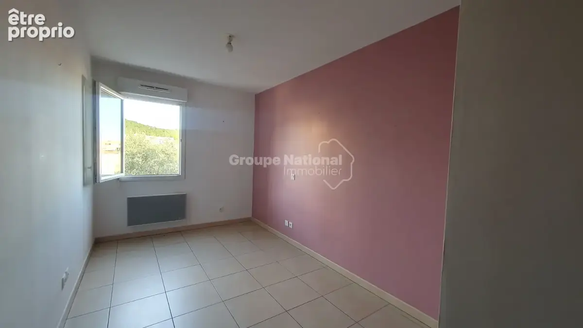 hauteurs d'ARAMON, appartement deux chambres,terrasse,parking - photo 6