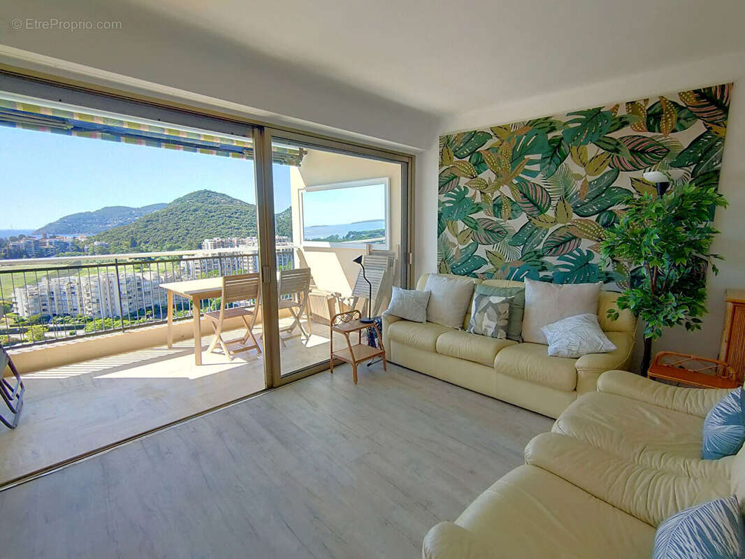 Appartement à MANDELIEU-LA-NAPOULE