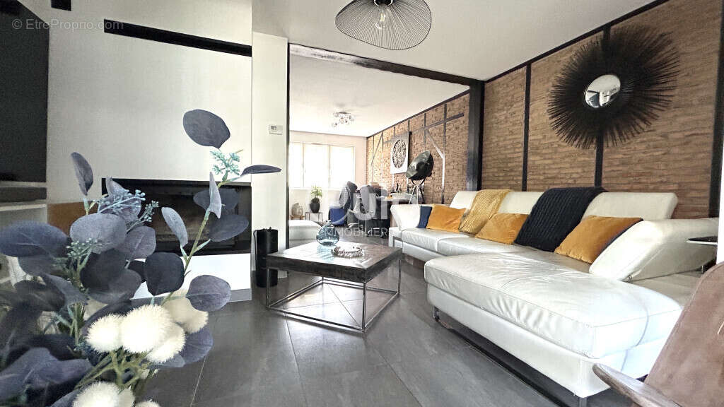 Maison à MONTIGNY-EN-GOHELLE