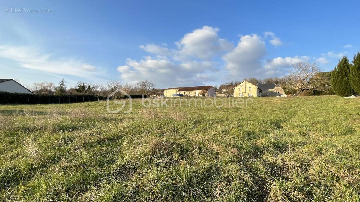 Terrain à PEYRIGNAC