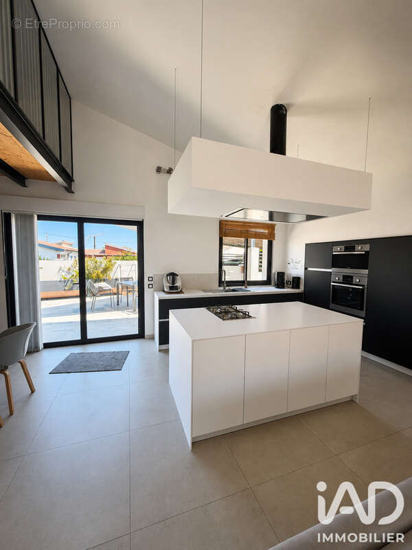 Maison 91 m² à Frontignan  - photo 6