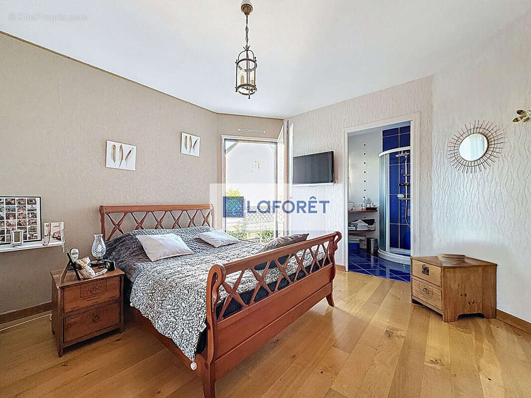 Maison à LE RELECQ-KERHUON