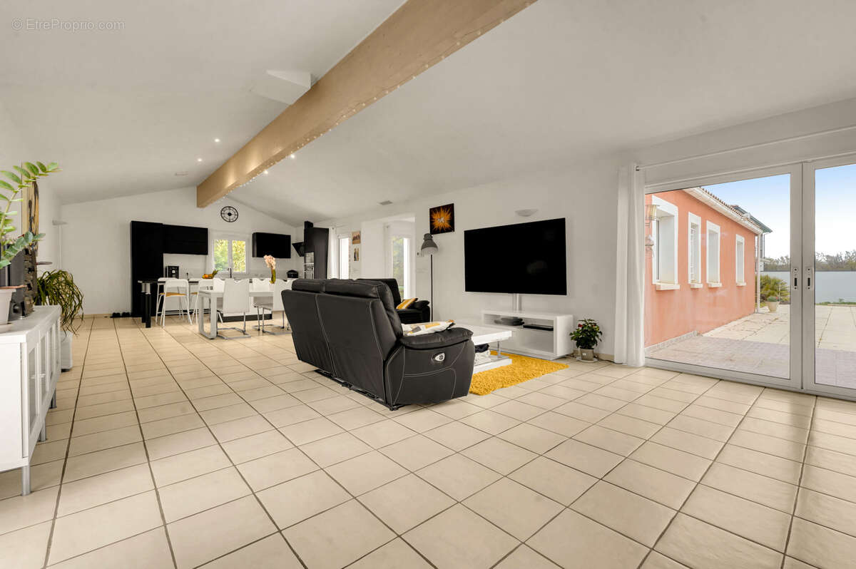 Maison à BRUGUIERES