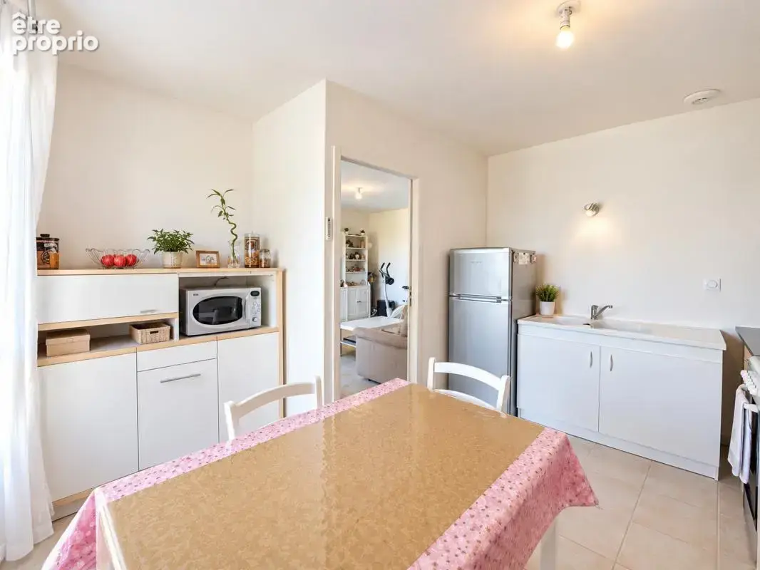 À vendre - appartement t3 - terrasse et stationnement - photo 2