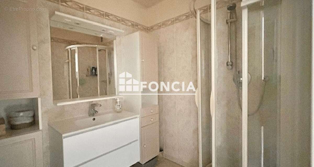 Appartement à PARIS-20E