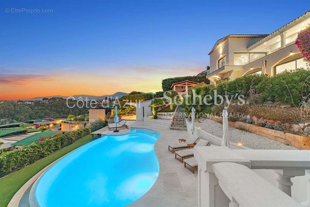 Villa de prestige avec vue mer panoramique à Cagnes-sur-Mer et maison d'invités - photo 17
