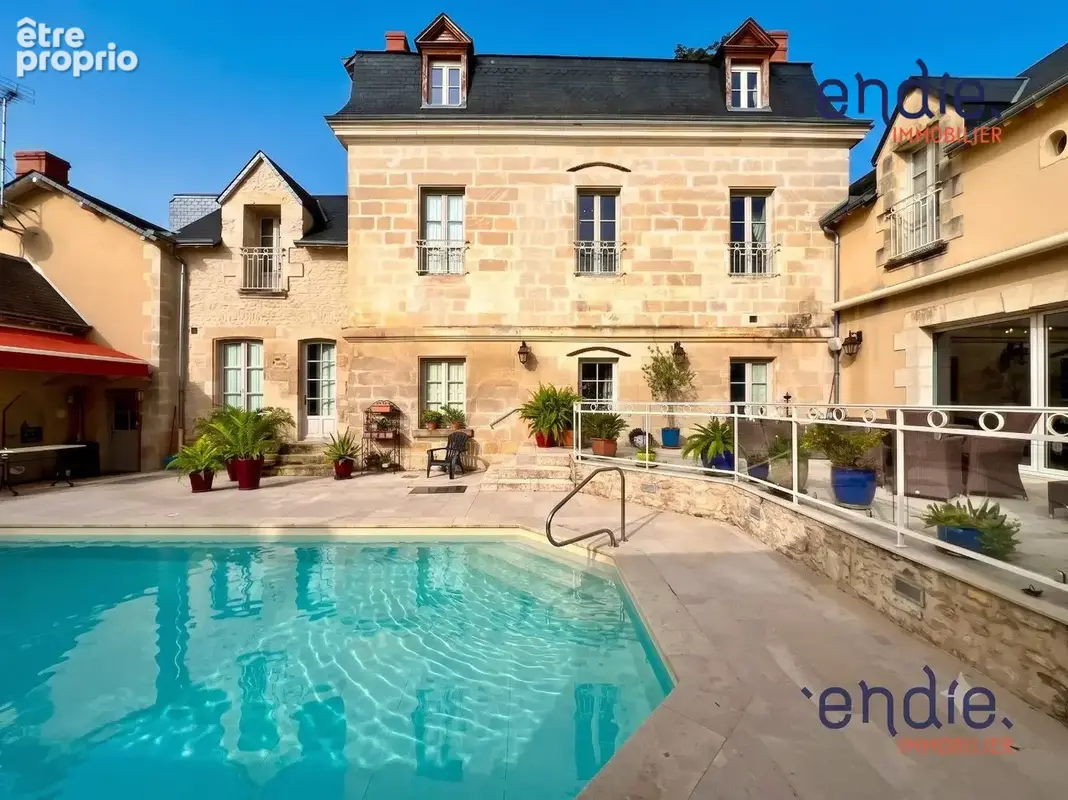 Maison 8 pièces 521 m² à vendre à Saint-Georges-Les-Baillargeaux (86130) - photo 3