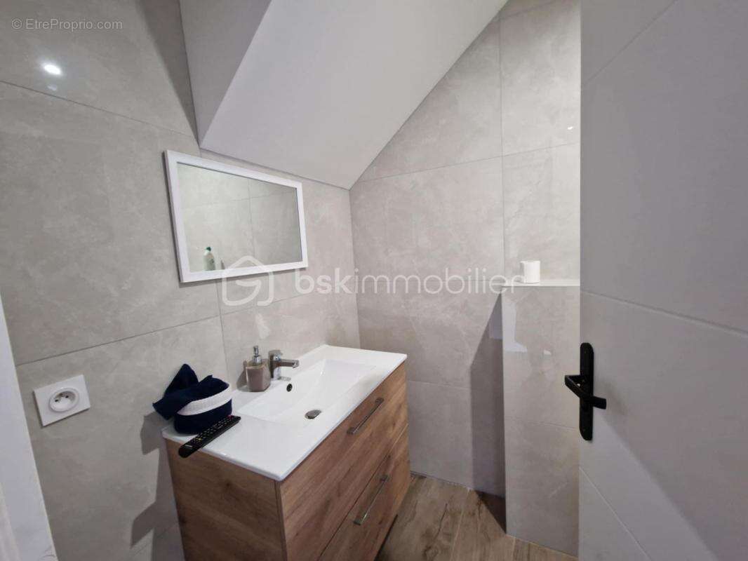 Maison à LA TOUR-DU-PIN