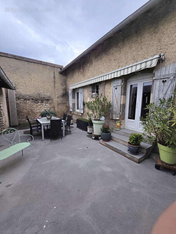 Maison à LES PAROCHES