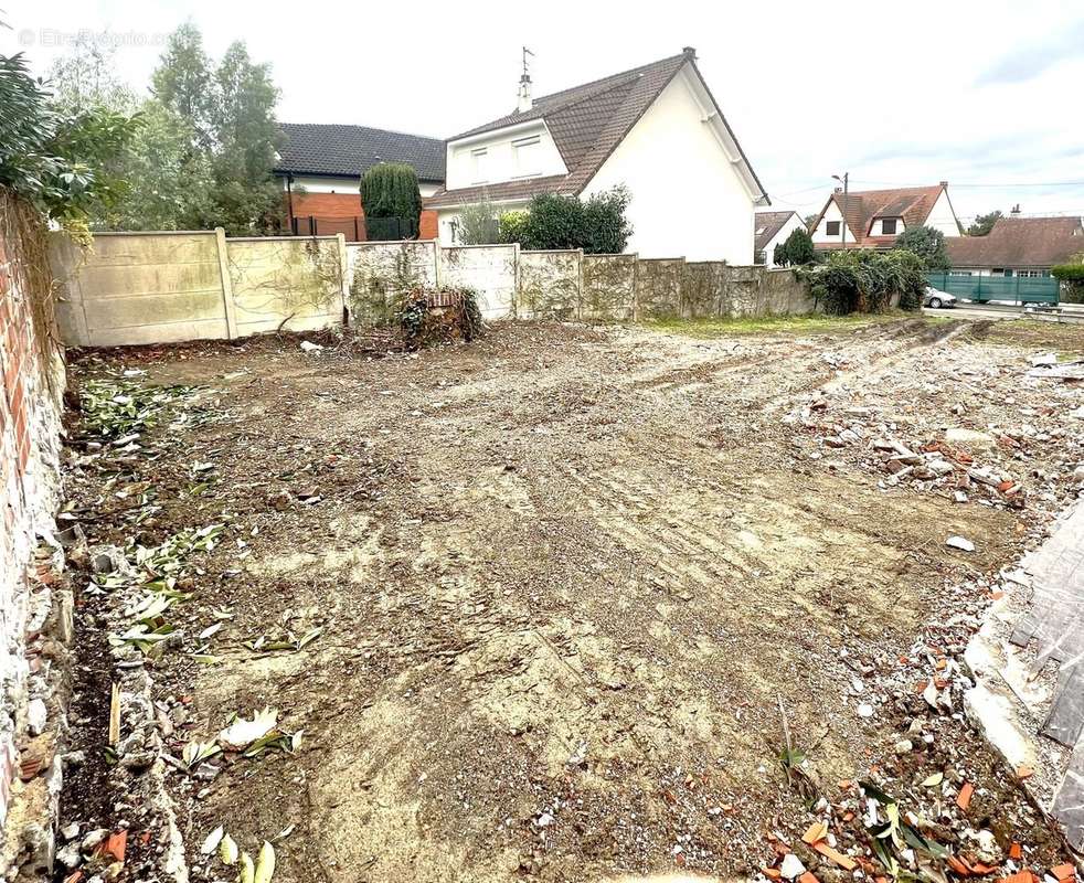 Terrain à VILLIERS-SUR-MARNE