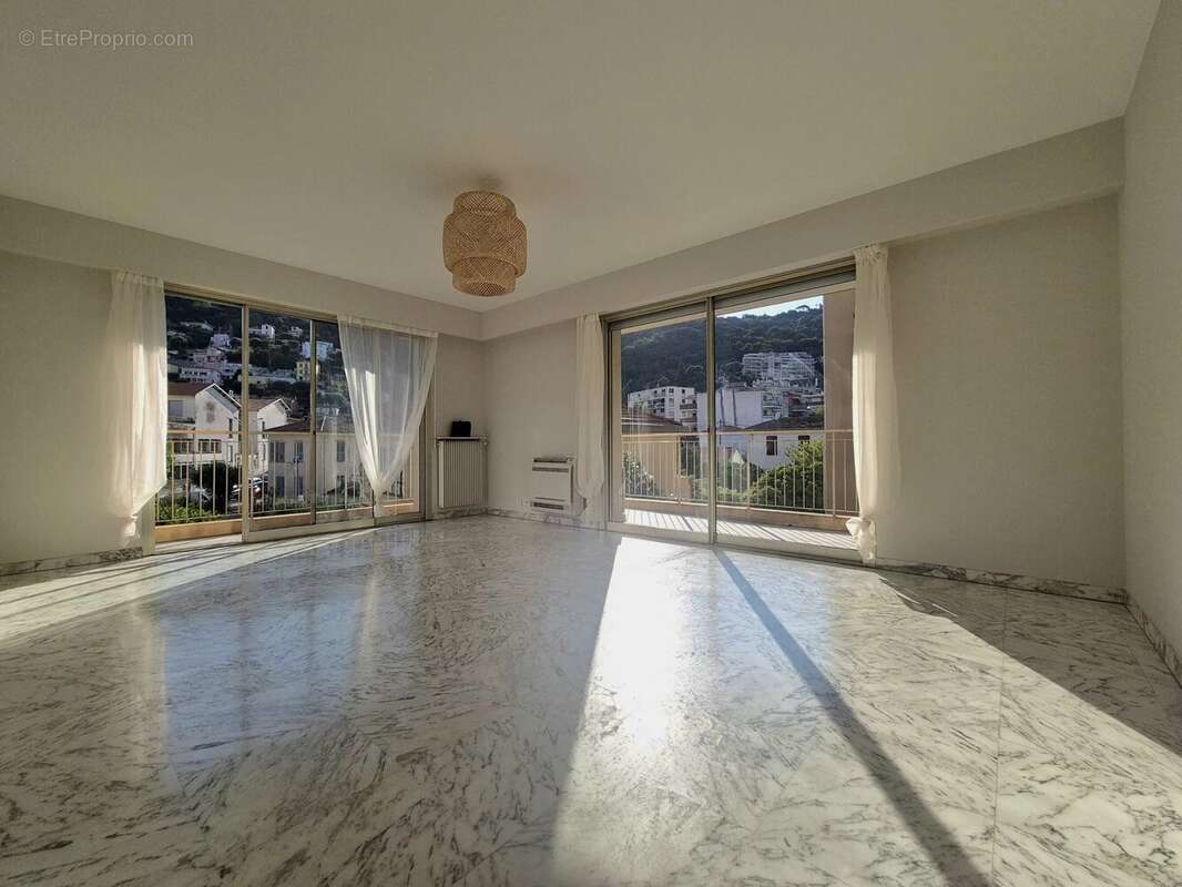 Nice saint sylvestre - 4 pièces - 35m² terrasse - garage - rénové - photo 2