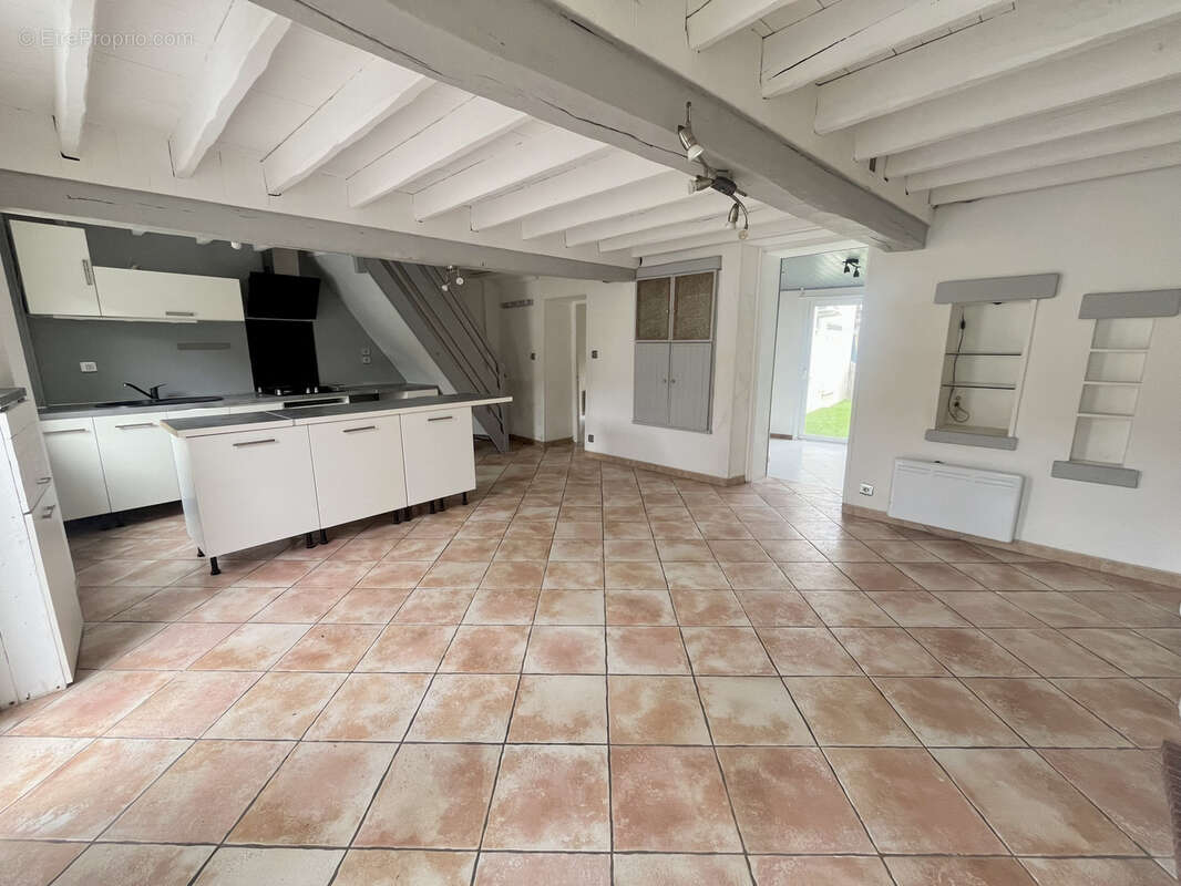 Maison à LA NEUVILLE-ROY