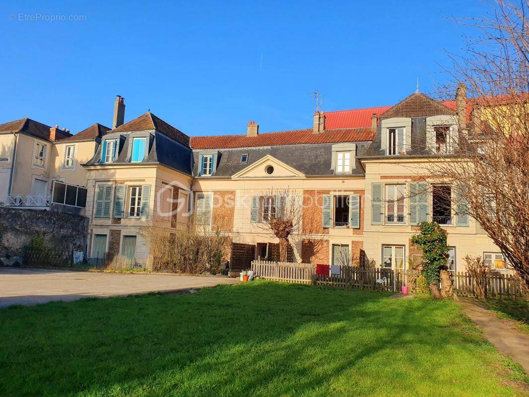 Appartement à CORBEIL-ESSONNES