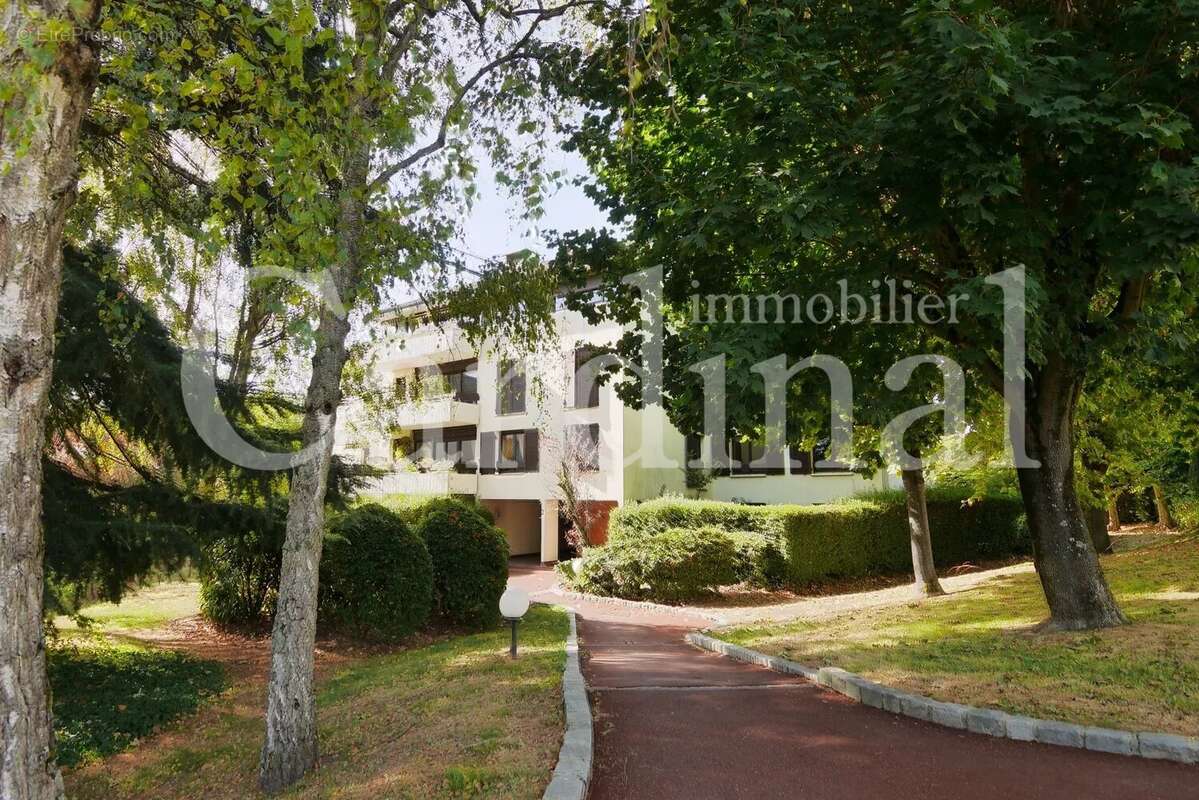 Appartement à NOISY-LE-ROI