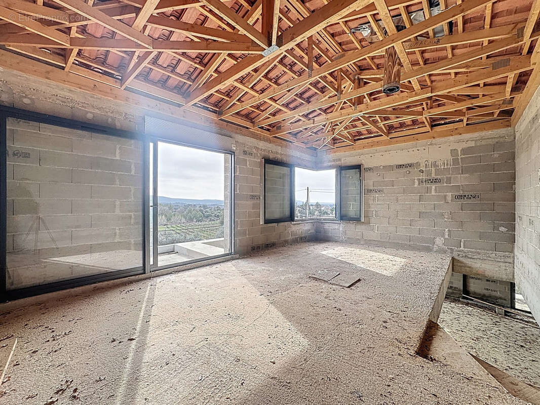 Maison à POURRIERES