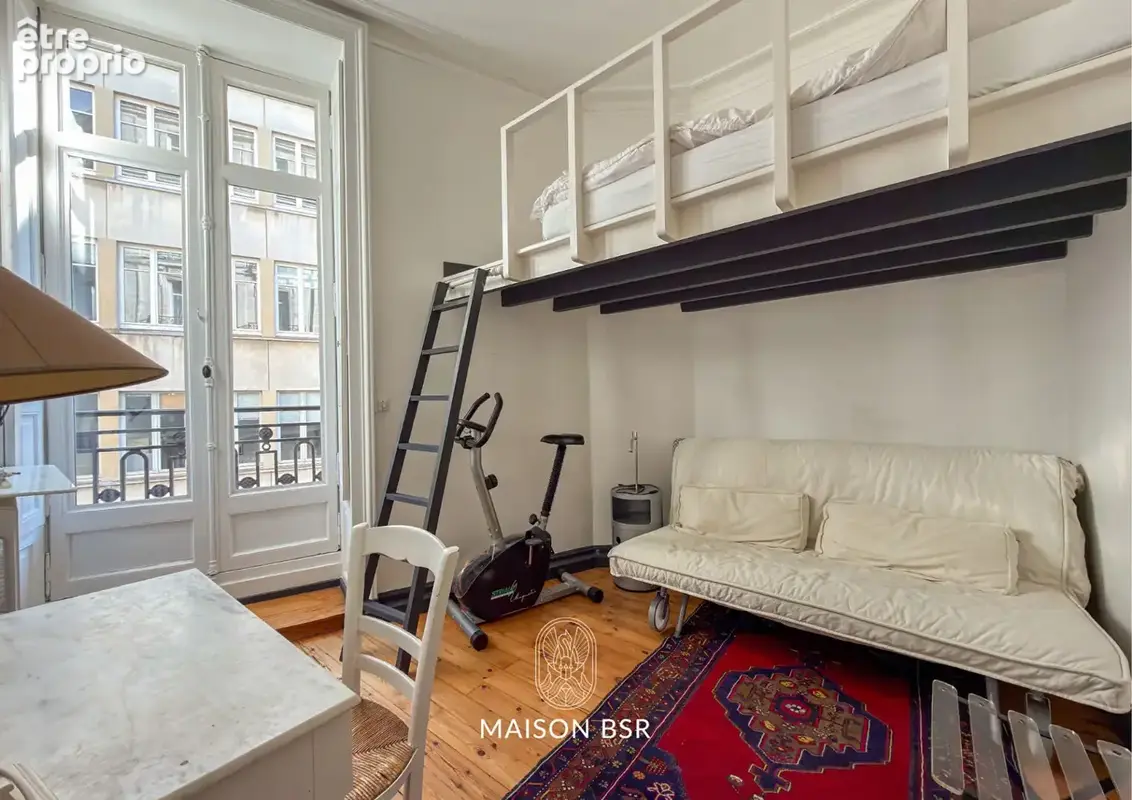Appartement Nantes - Spacieux T6 de 154 m² avec cachet de l'ancien : 4 chambres, triple exposition et annexes - photo 9