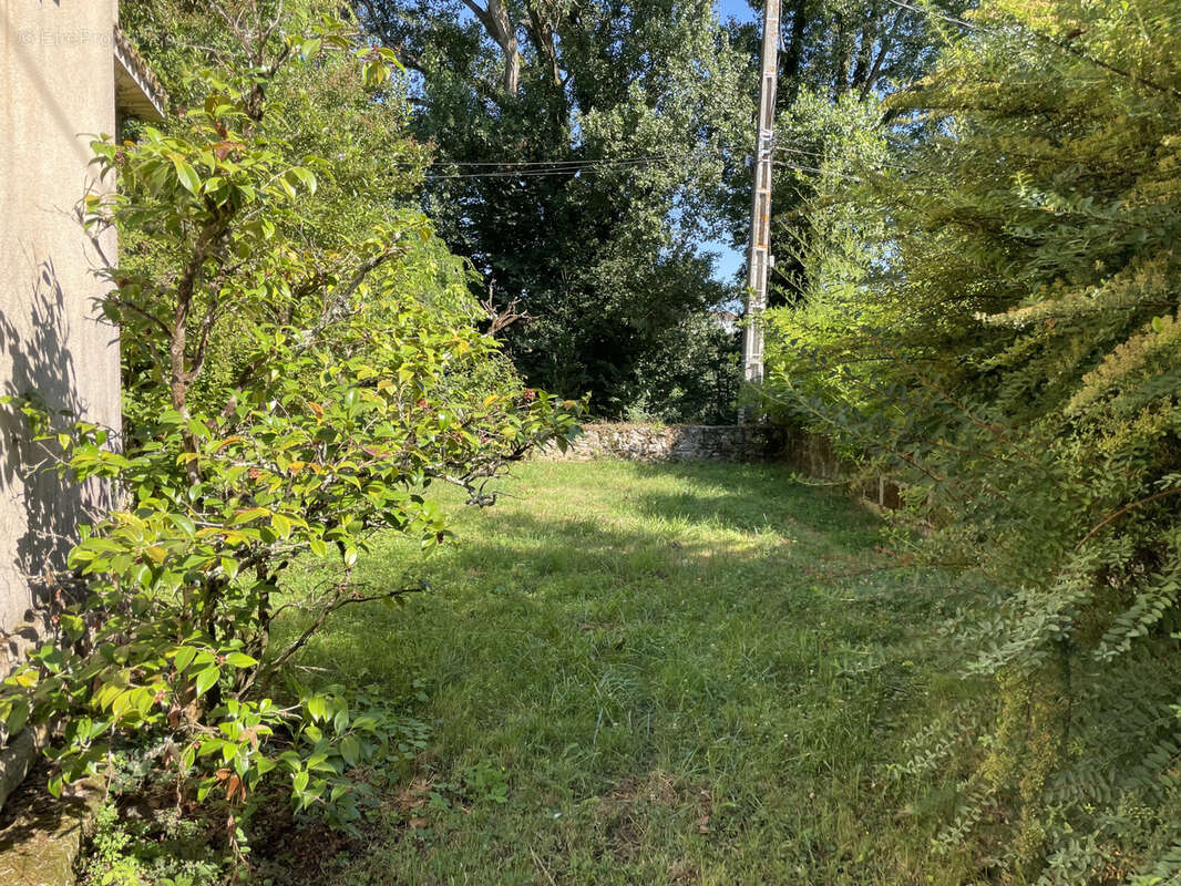 Maison à MOULIETS-ET-VILLEMARTIN