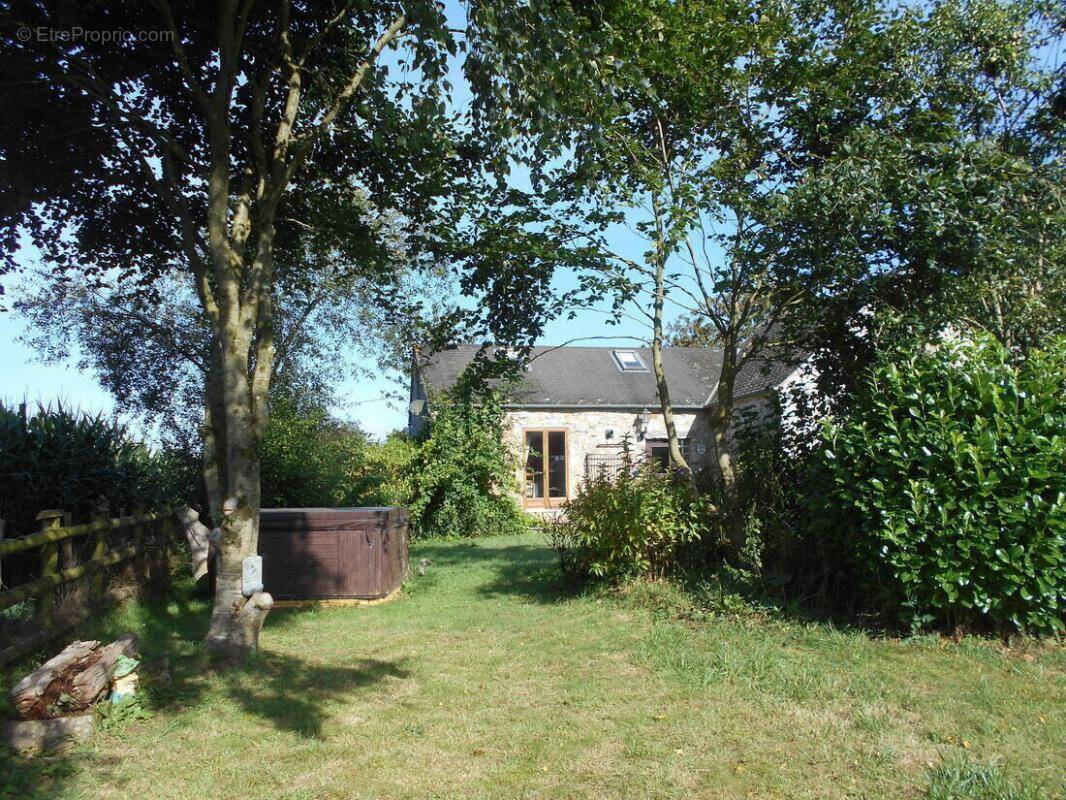 Maison à SAINT-OUEN-LE-BRISOULT