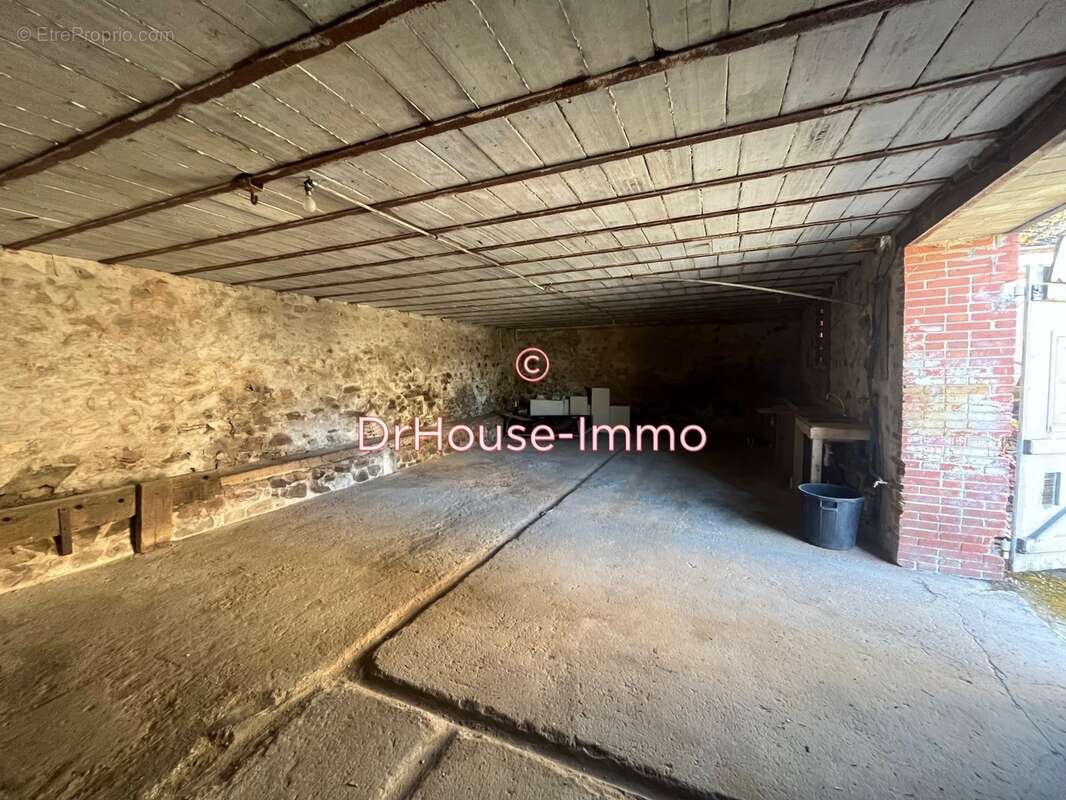 Maison à ROUSSILLON-EN-MORVAN