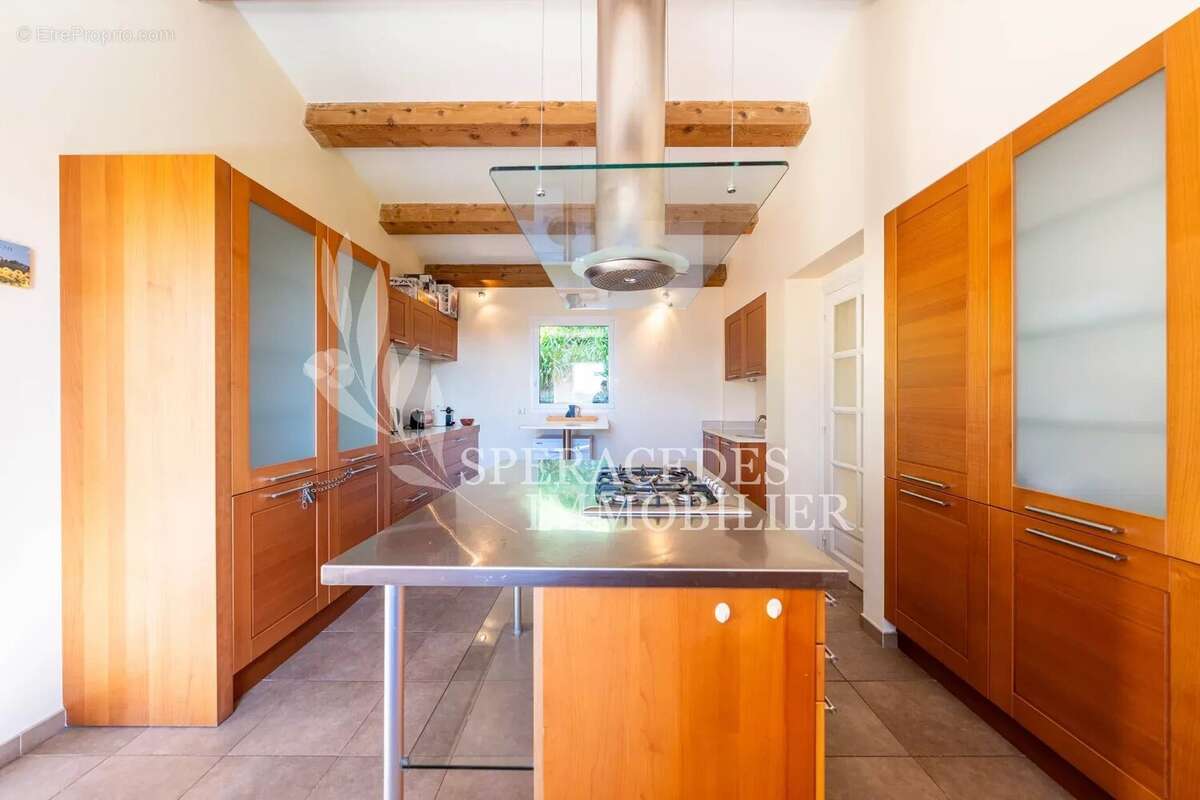 Maison à TOURRETTES-SUR-LOUP