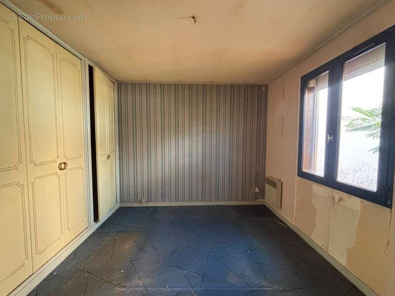 Maison à rénover à vendre 3 pièces LA CRAU (83). LOTISSEMENT LES ARQUETS - photo 16