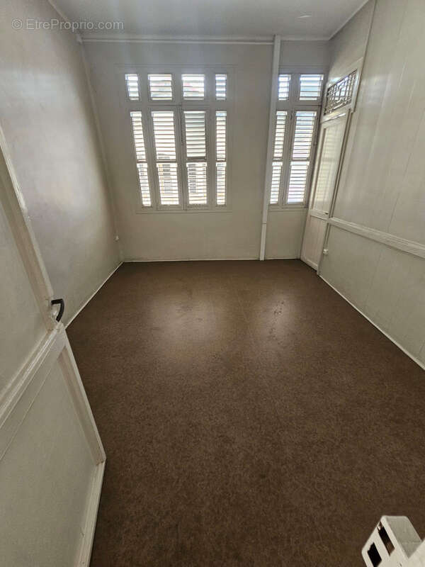 Commerce à FORT-DE-FRANCE