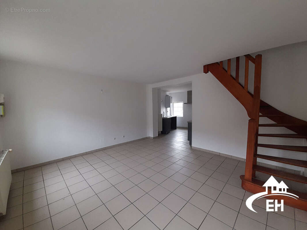 Appartement à RUGLES