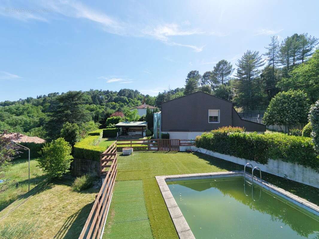 Maison 212 m² à Aubenas  - photo 7