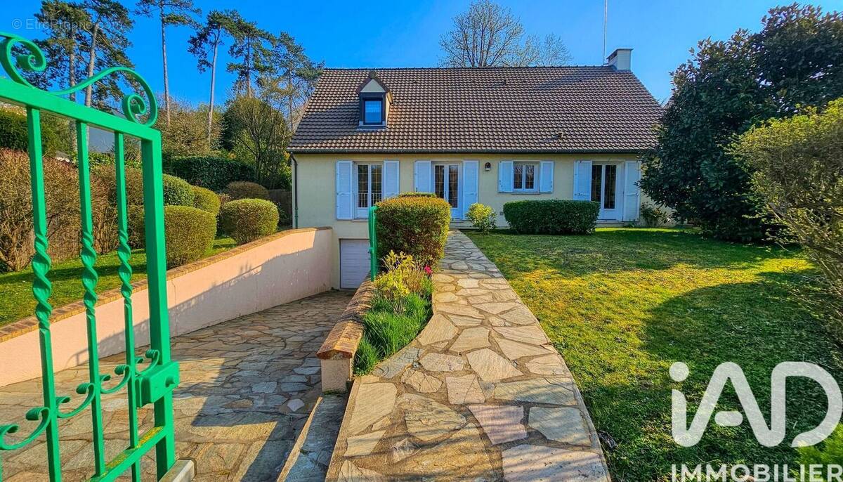 Photo 1 - Maison à L'ETANG-LA-VILLE