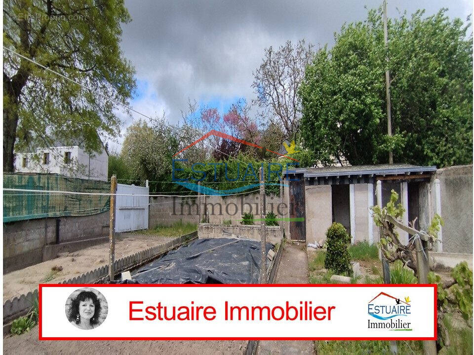 Terrain à SAINT-ETIENNE-DE-MONTLUC