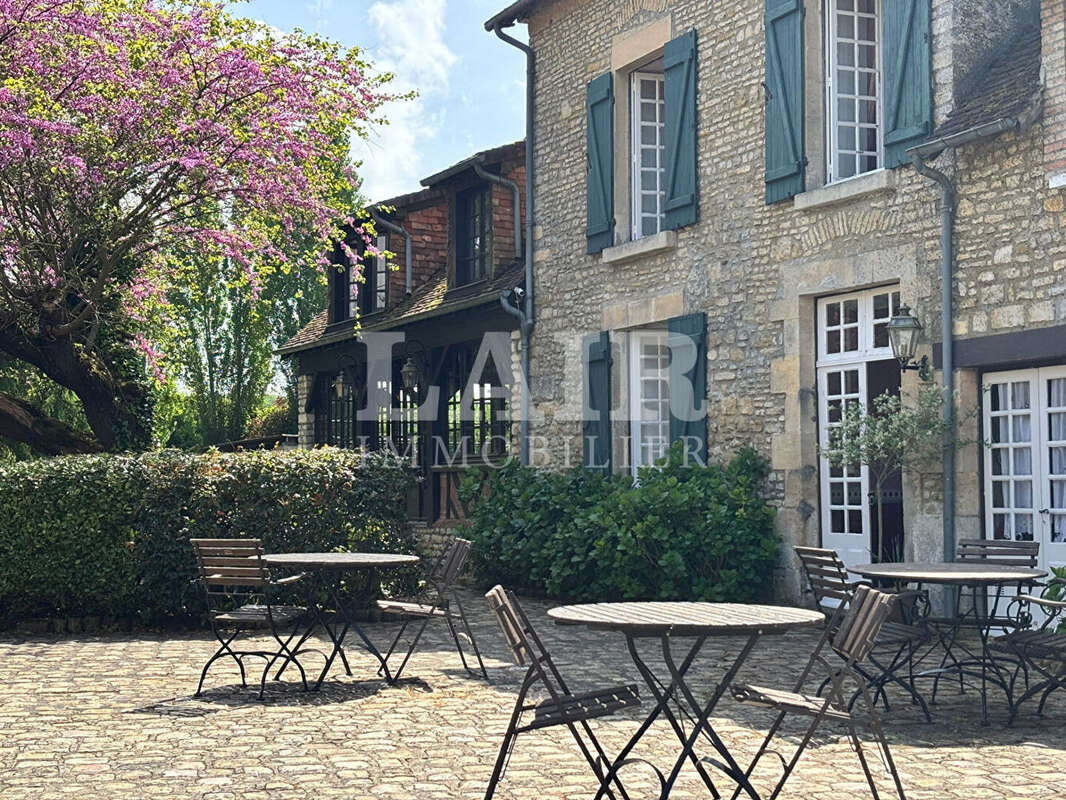 Maison à LE MELE-SUR-SARTHE