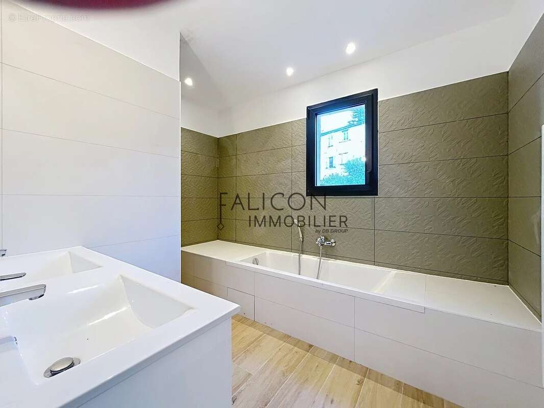 Maison à TOURRETTE-LEVENS