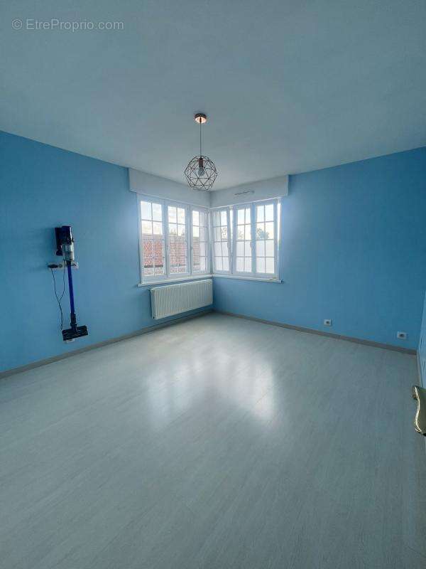 Maison 4 chambres  + annexe 82m2, garage, hangar et dépendances - photo 13