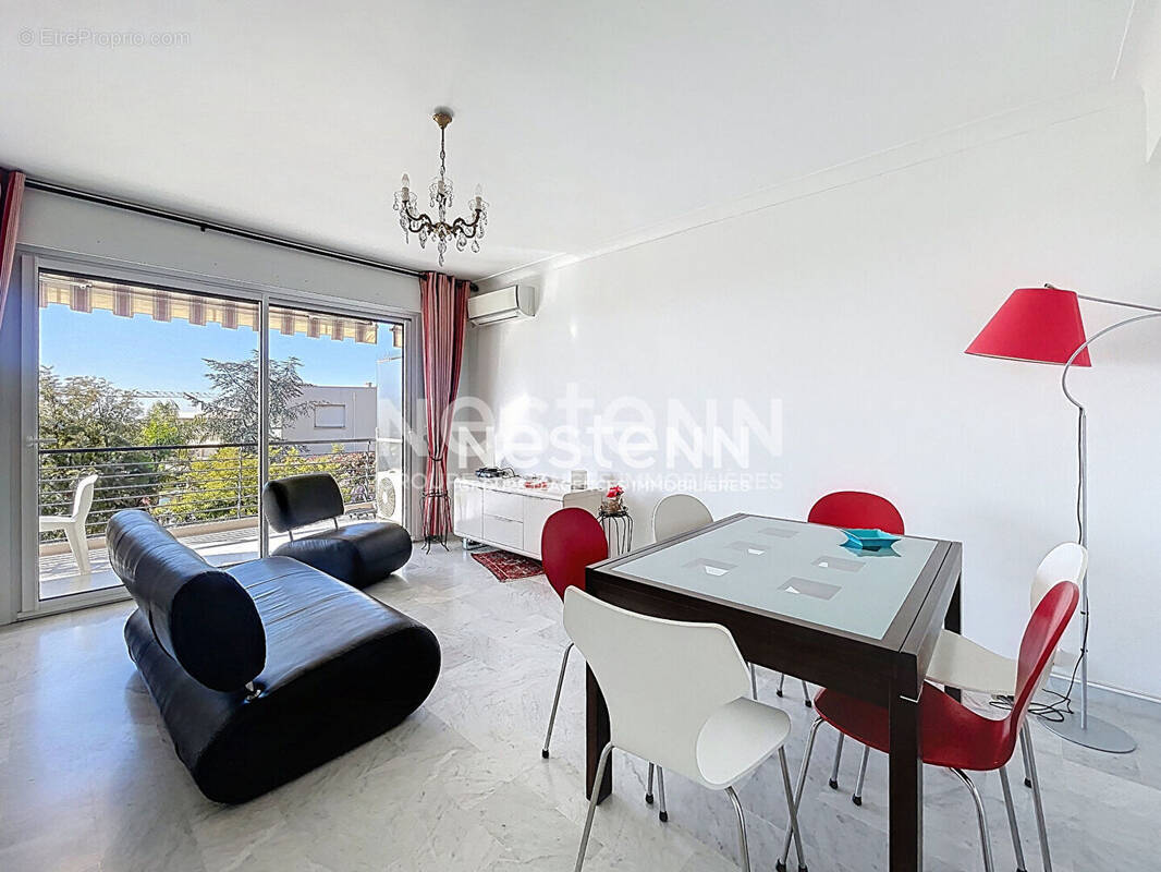 Appartement à VALLAURIS