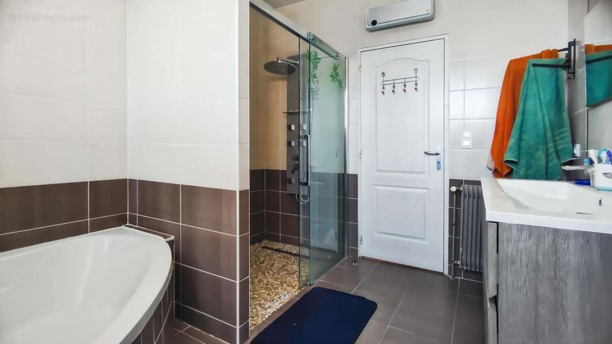 Maison à TROIS-PALIS