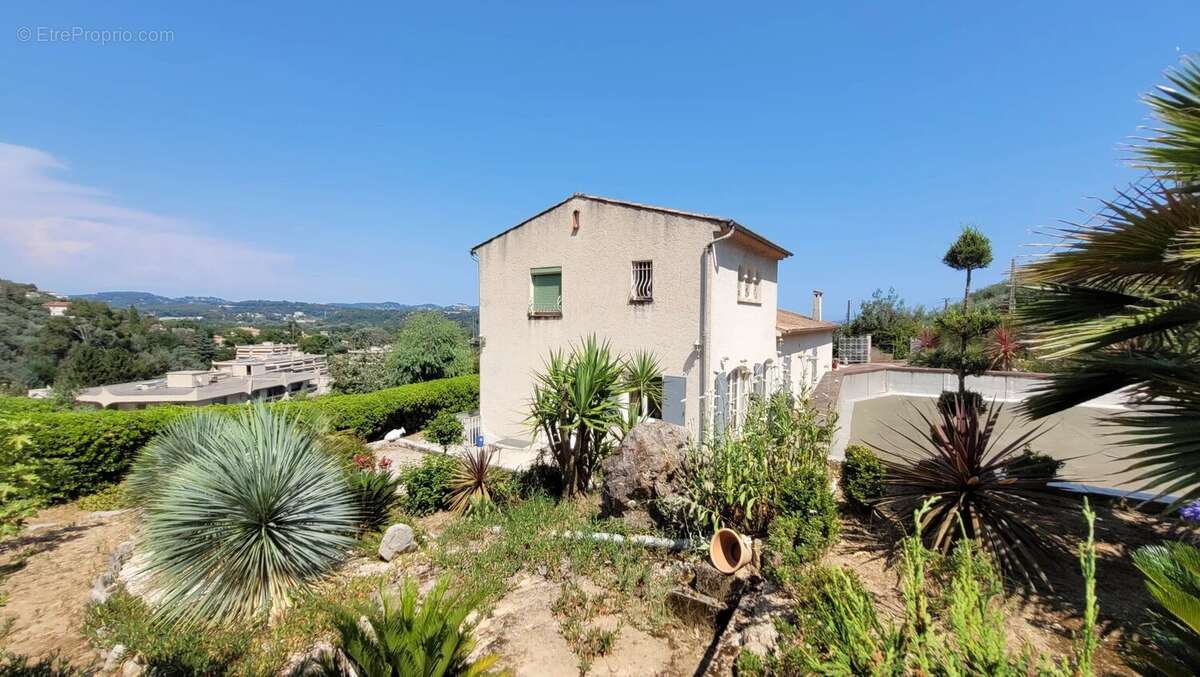 Maison à MANDELIEU-LA-NAPOULE